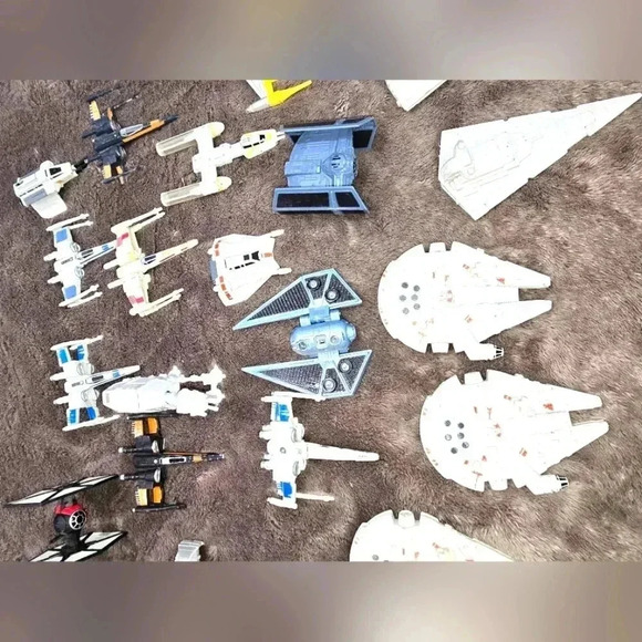 Star Wars Mini Hot Wheels Diecast Toys Assorted Mini Toys - Picture 5 of 8